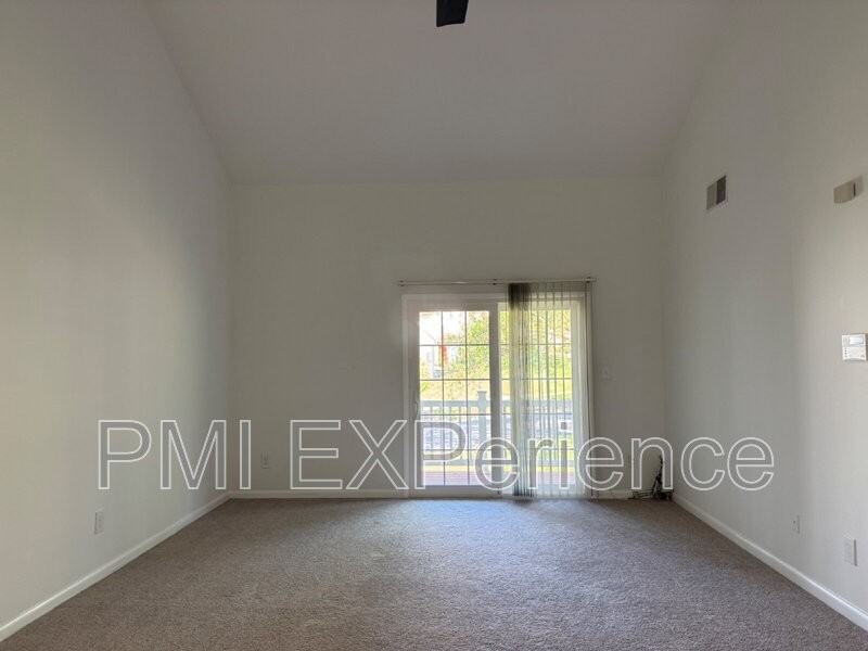 1023 Spring Valley Ct - Photo 5 of 22