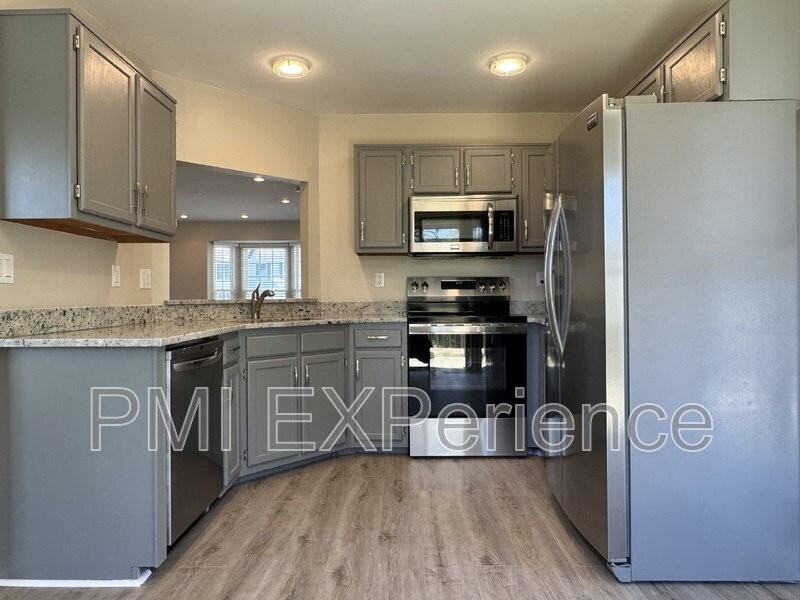 11303 Golden Eagle Pl Unit A - Photo 6 of 27