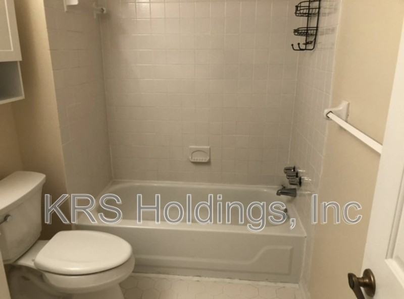 4010 Oak Moss Ct - Photo 2 of 17