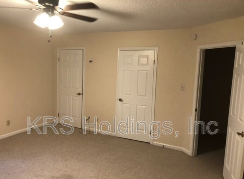 4010 Oak Moss Ct - Photo 6 of 17