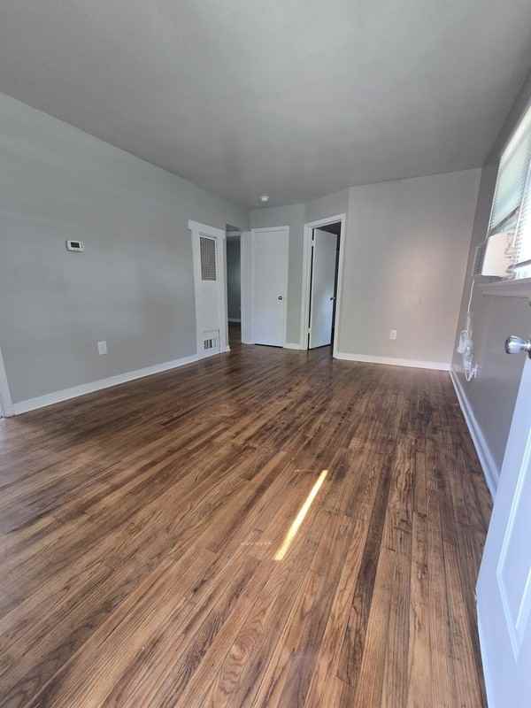 5225 Collindale Rd - Photo 3 of 11