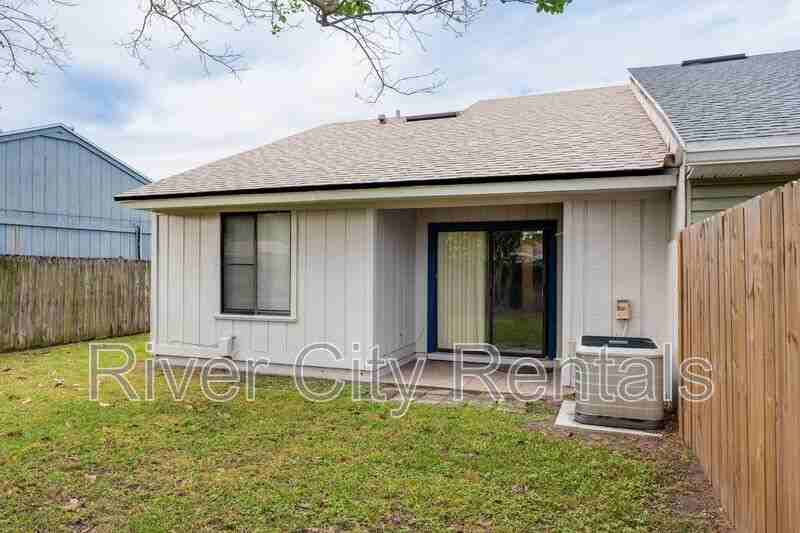 2443 Seabury Pl N - Photo 5 of 17