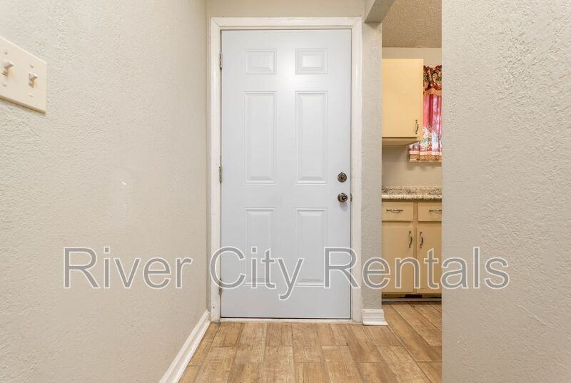 2443 Seabury Pl N - Photo 6 of 17