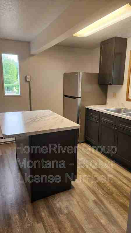 705 S 2nd St W #A - Photo 2 of 12