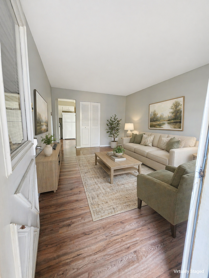 MAIN APARTMENTS - Photo 3 of 6