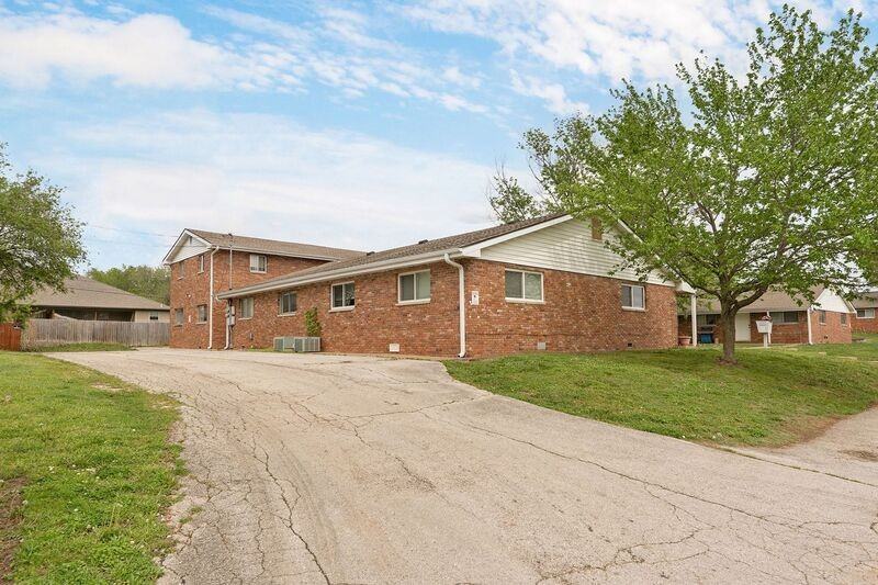 2929 E University St #11 - Photo 3 of 19