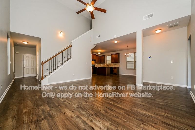 166 Daisy Cir - Photo 2 of 16