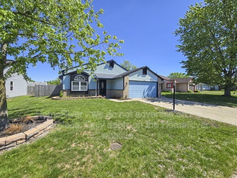 3255 Maumee Ct - Photo 3 of 20