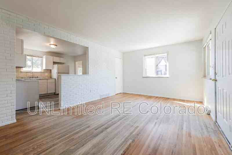 1014 Raleigh St - Photo 2 of 17