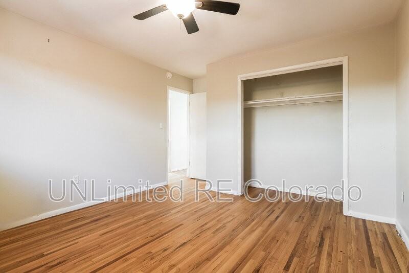 1014 Raleigh St - Photo 6 of 17