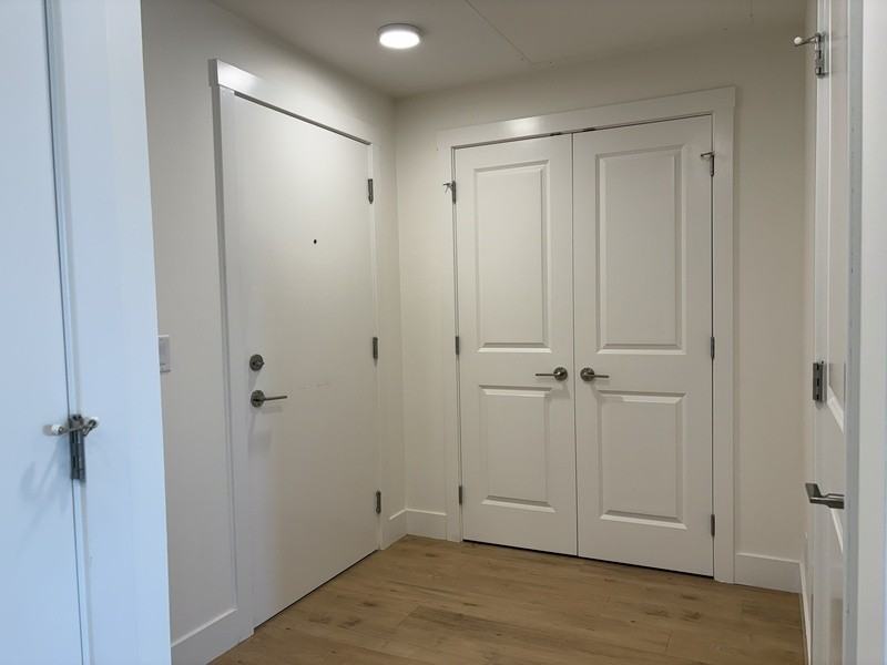 1036 Coronation Ave #202 - Photo 3 of 22