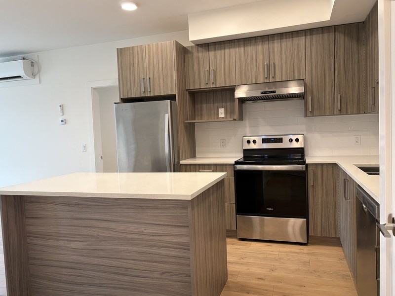 1036 Coronation Ave #202 - Photo 4 of 22