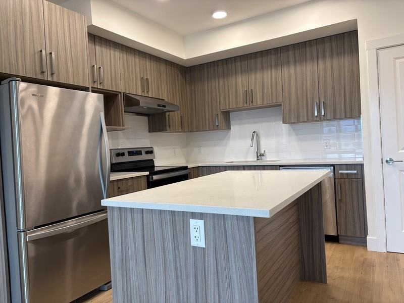 1036 Coronation Ave #202 - Photo 5 of 22