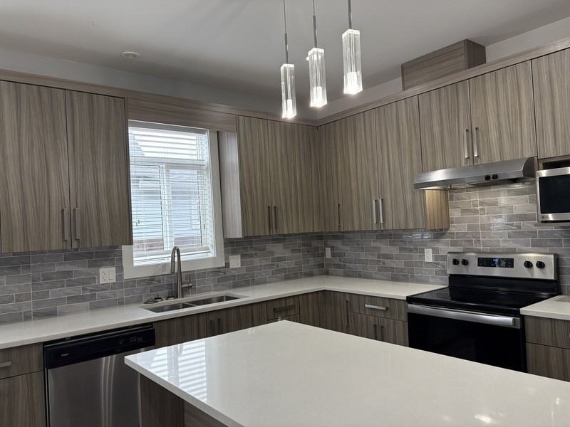 826 Cadder Ave #1 - Photo 4 of 20