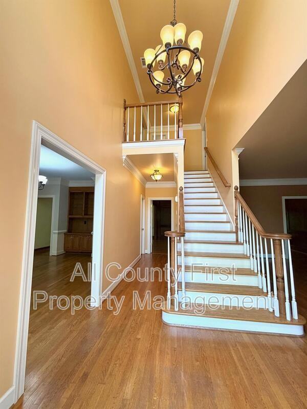 2438 Kings Arms Dr Ne - Photo 2 of 34