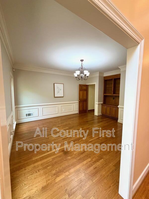 2438 Kings Arms Dr Ne - Photo 3 of 34