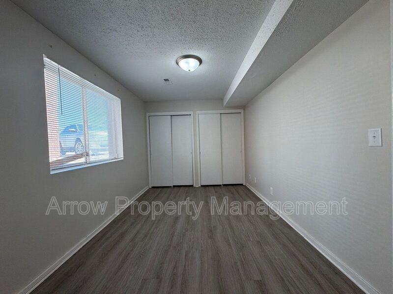 1111 E St #10 - Photo 6 of 8