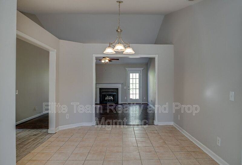 2132 Mallard Woods Pl - Photo 6 of 30