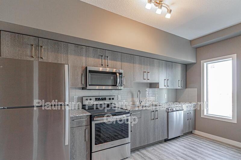 2609 - Photo 3 of 19