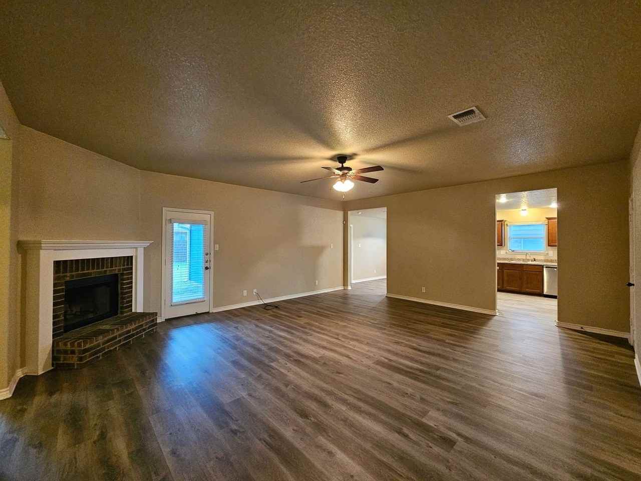2507 Hector Dr - Photo 2 of 28