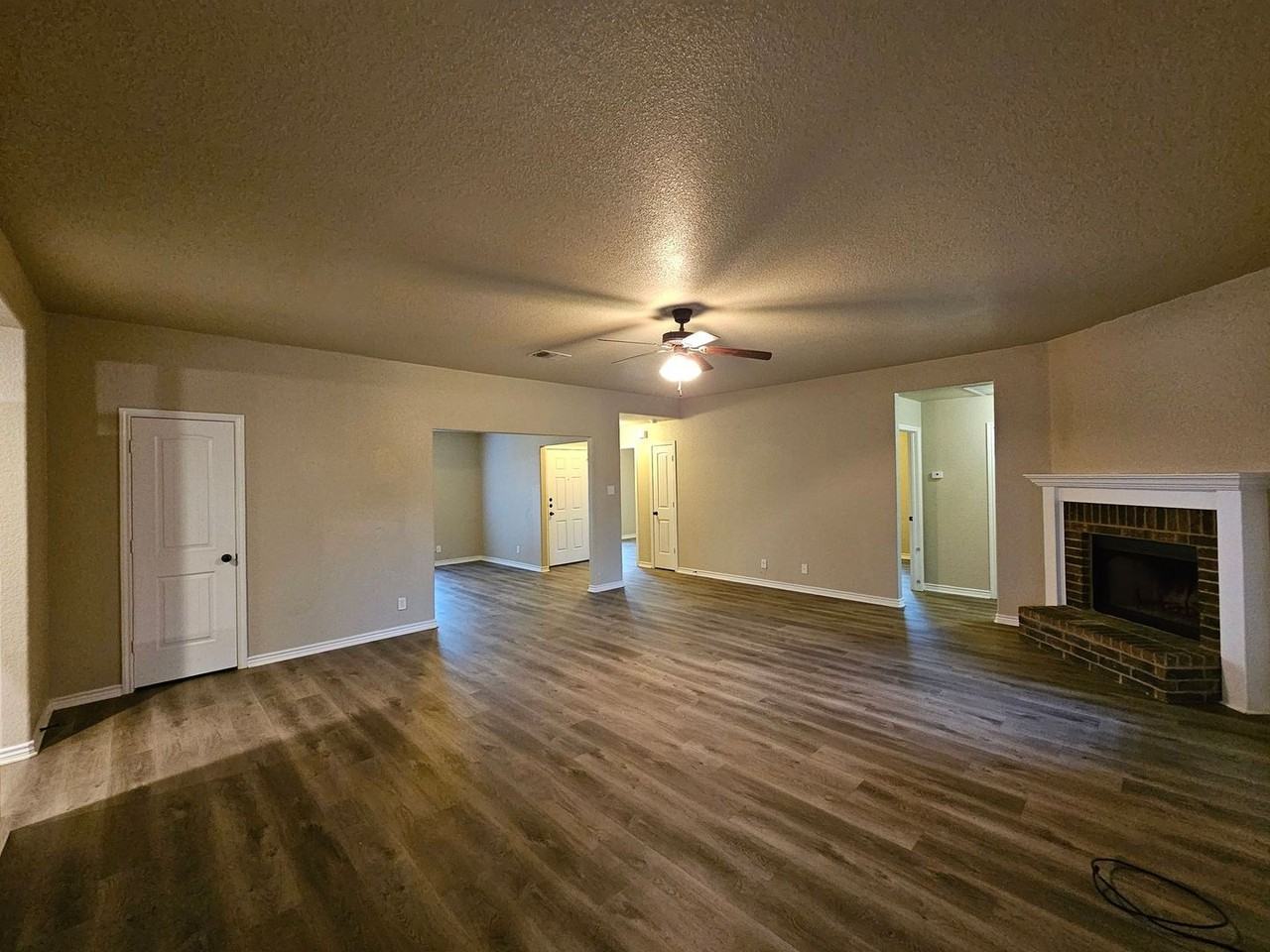 2507 Hector Dr - Photo 3 of 28