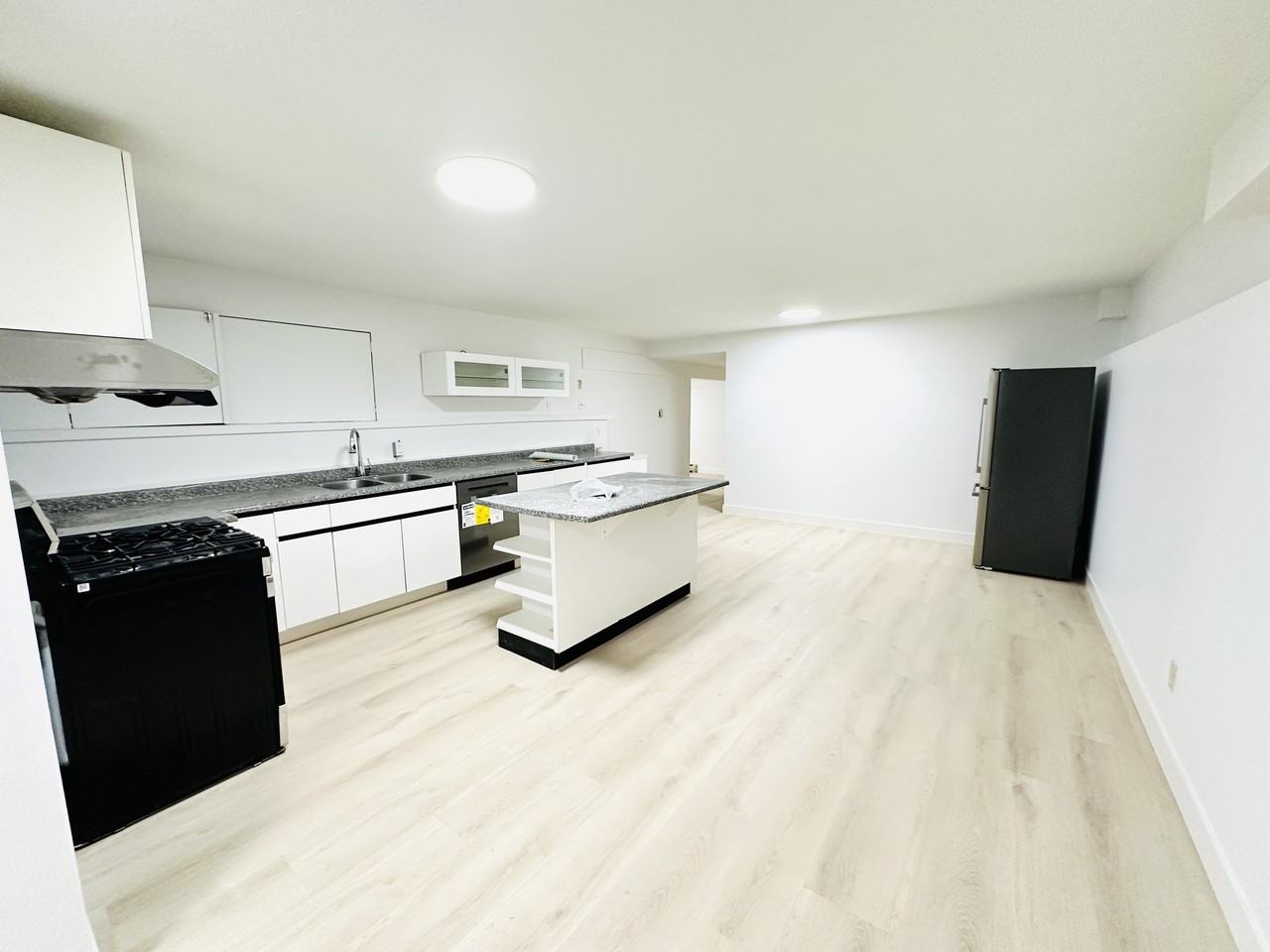 3825 West 37th Avenue - Photo 2 of 7