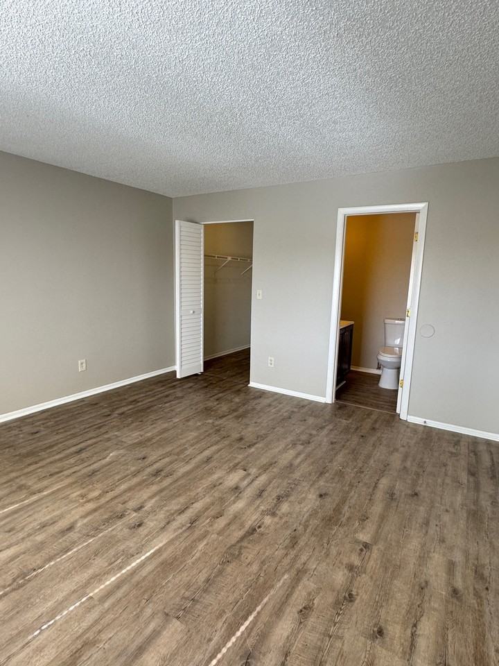 619 SE 13th Ave - Photo 4 of 8