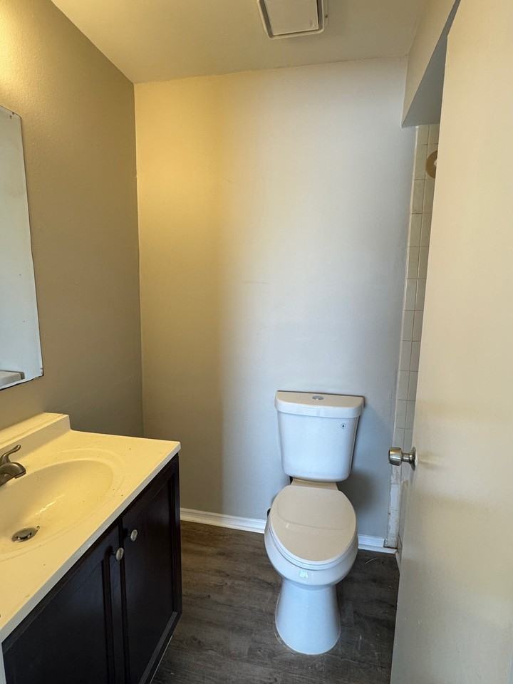 619 SE 13th Ave - Photo 5 of 8