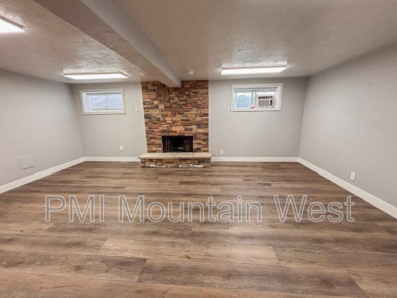 2508 S Orchard Dr - Photo 2 of 18