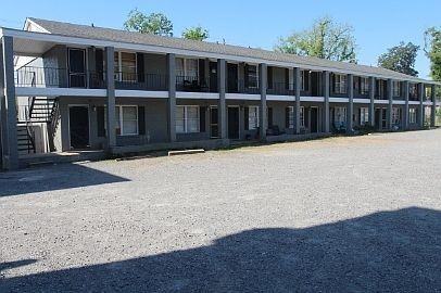 Pine Avenue 520 - Photo 4 of 5