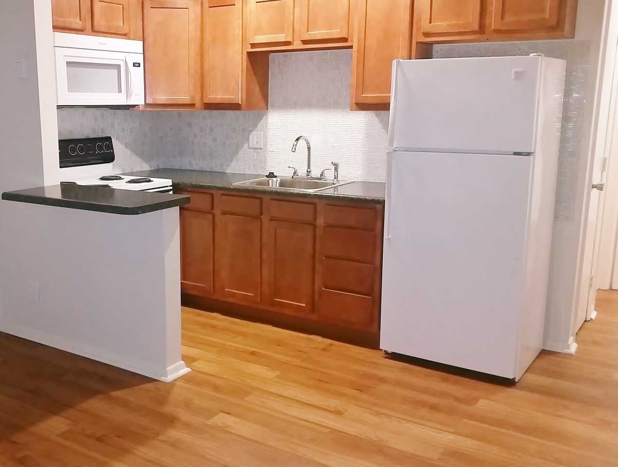 530 N Lincoln - Photo 5 of 6