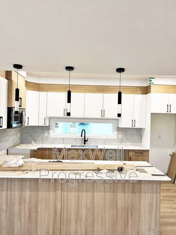 14504 95 Ave Nw - Photo 3 of 27