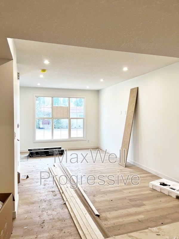 14504 95 Ave Nw - Photo 7 of 27