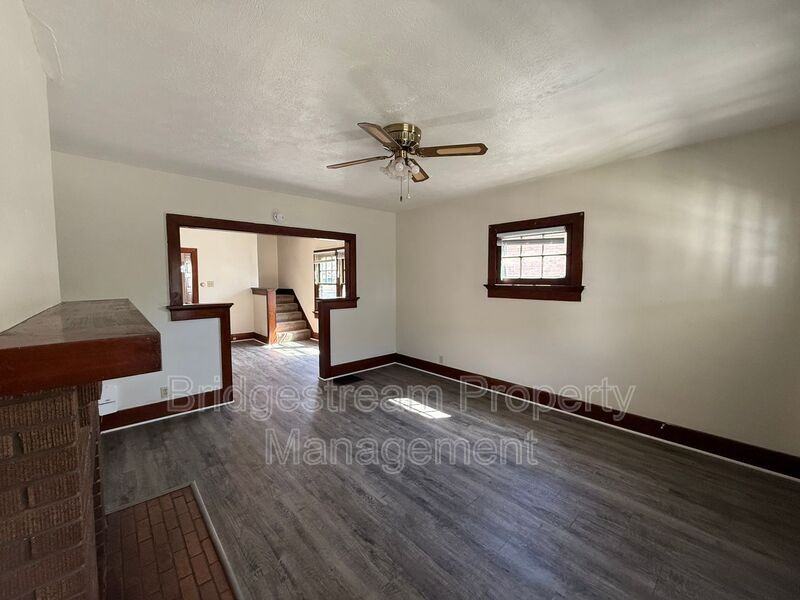 1411 Wyoming St - Photo 2 of 12