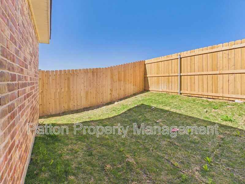 2808 Haystack Way - Photo 4 of 18