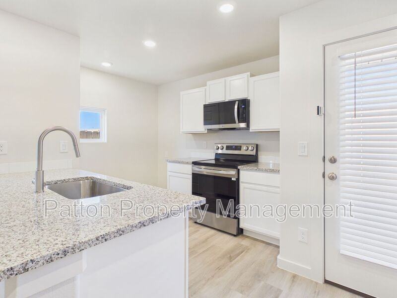 2808 Haystack Way - Photo 7 of 18