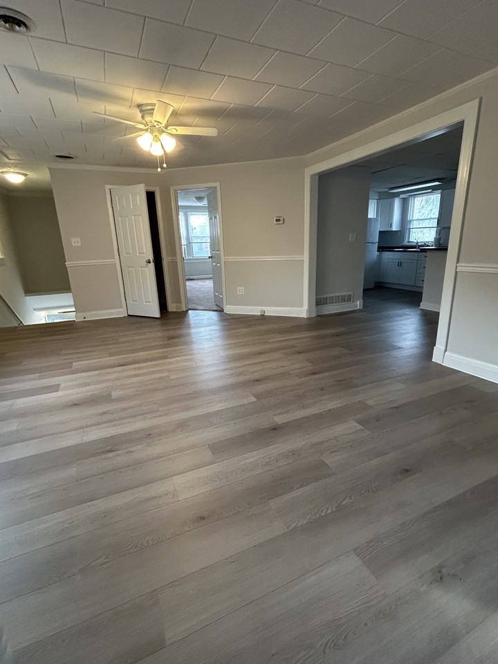 518 Bridge Street - Photo 3 of 13