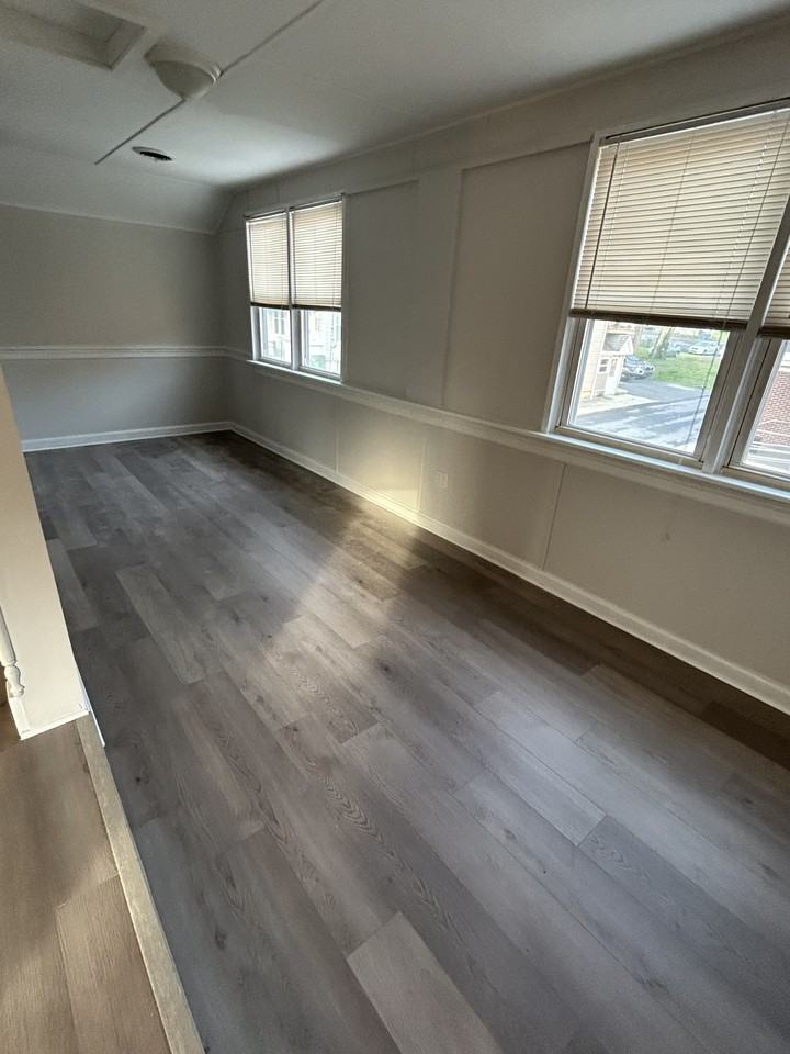 518 Bridge Street - Photo 7 of 13