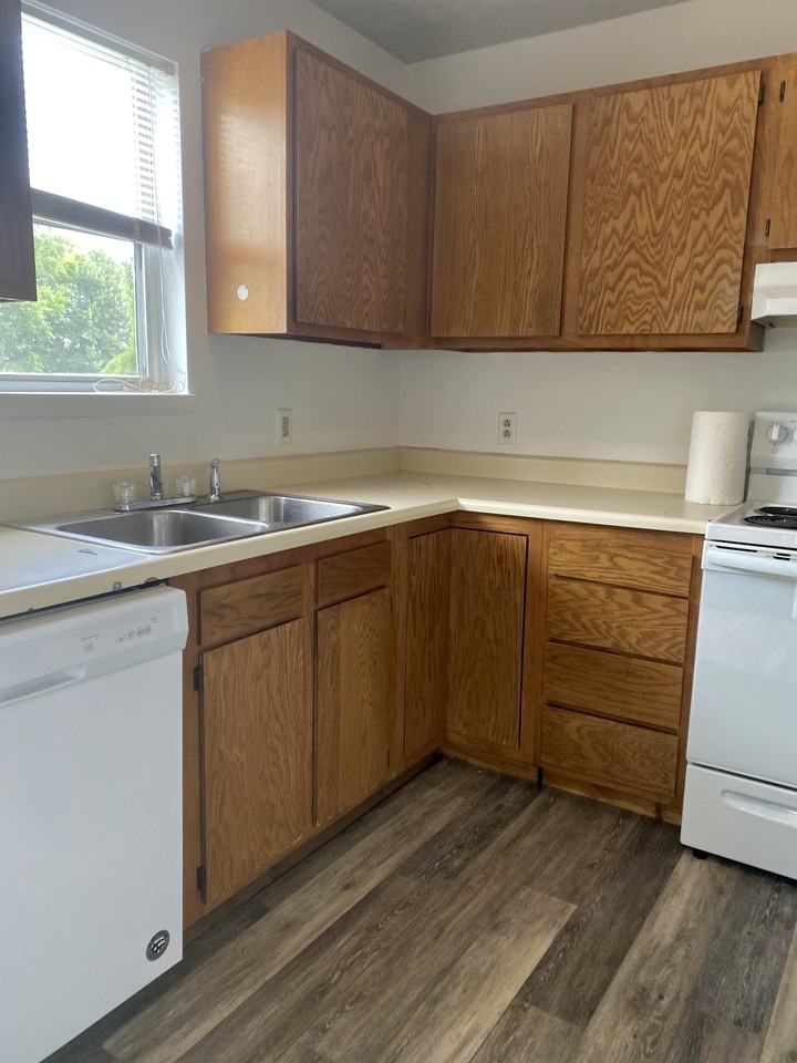 Stiles - 5724 - Photo 3 of 23