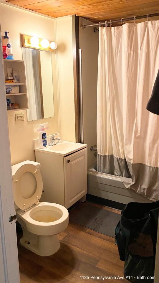 1135 Pennsylvania Ave - Photo 5 of 15