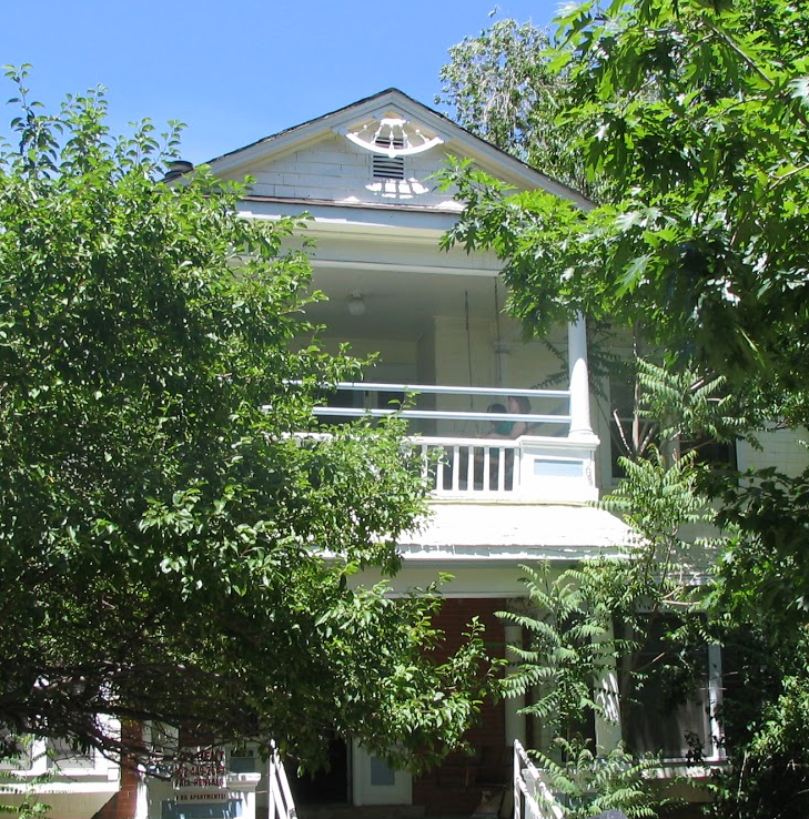 1135 Pennsylvania Ave - Photo 6 of 15