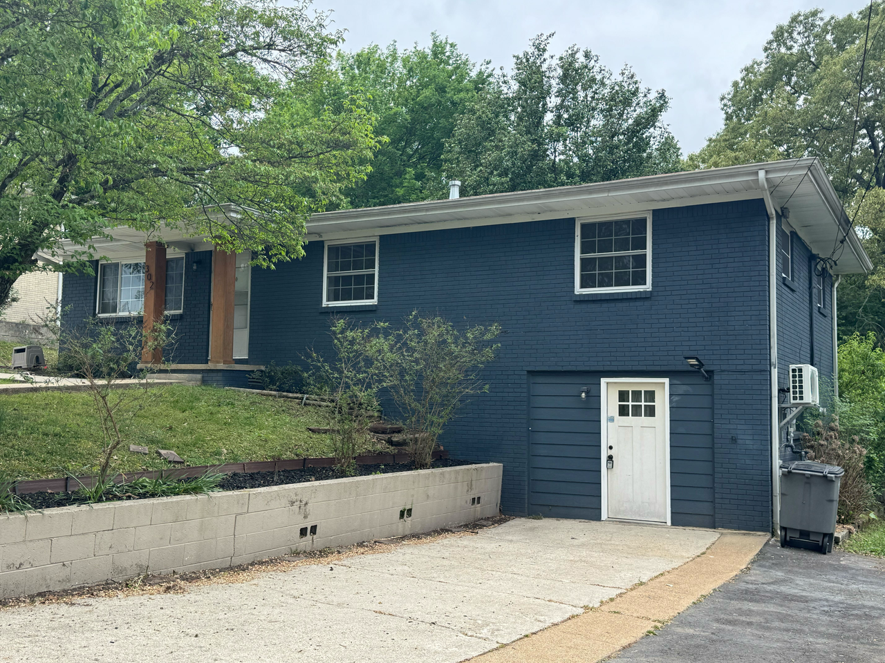 302 Panama Street - Photo 3 of 12