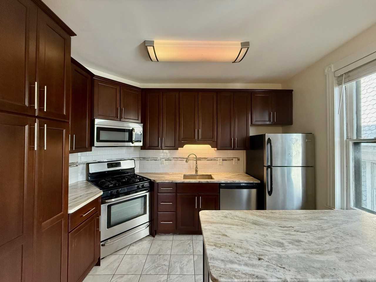 1610 N Broom Street - Photo 7 of 18