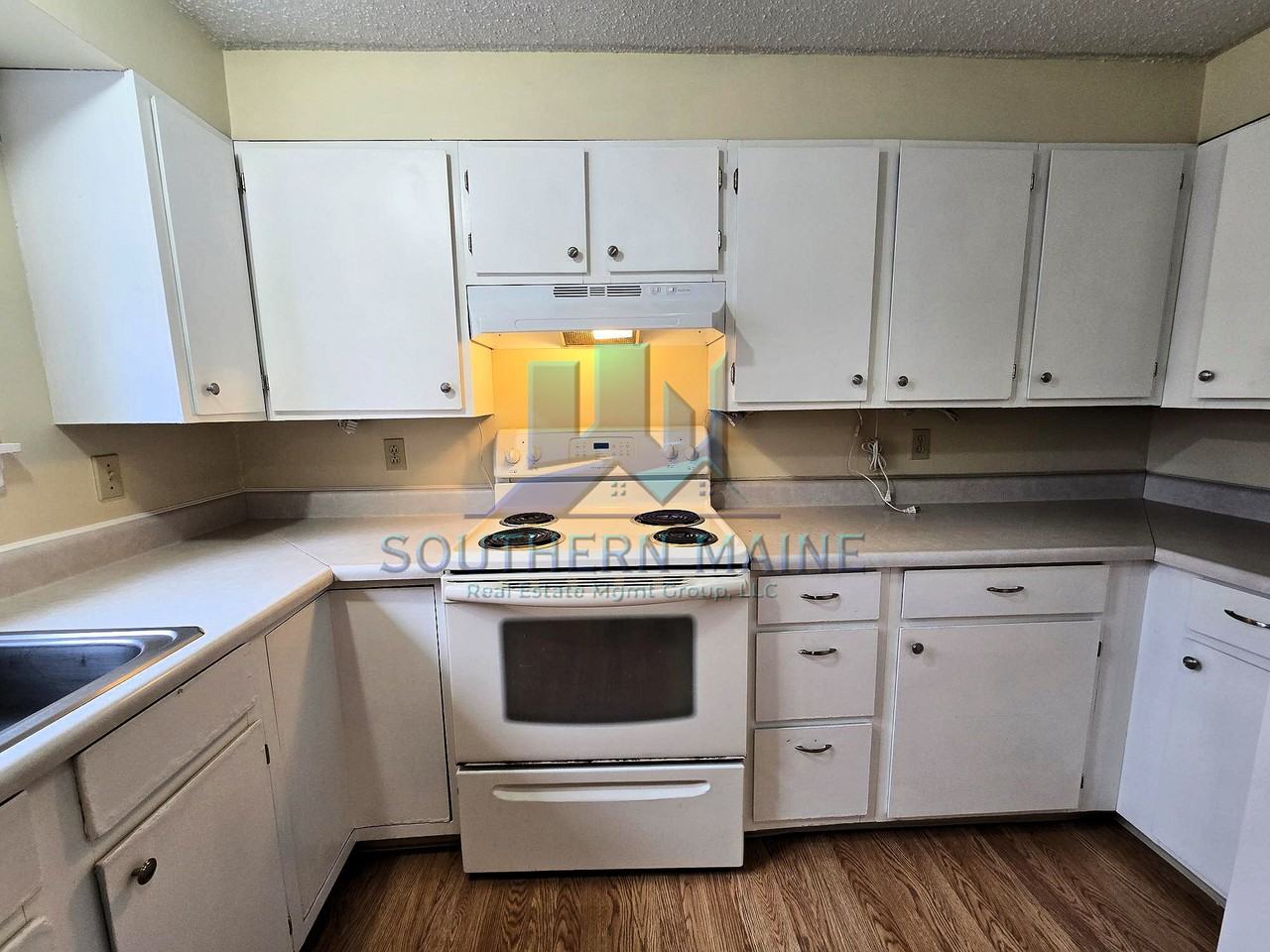 11 Village Drive - Photo 3 of 21