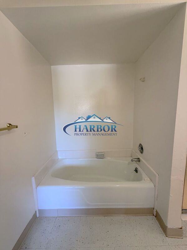 23028 Nadine Cir #A - Photo 7 of 16