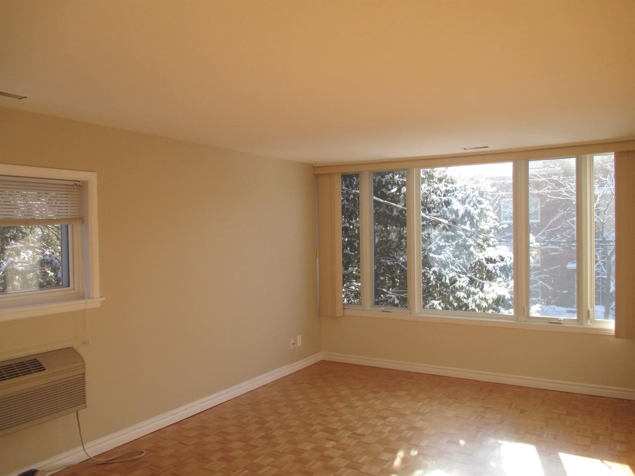 111 Crichton - Photo 4 of 19