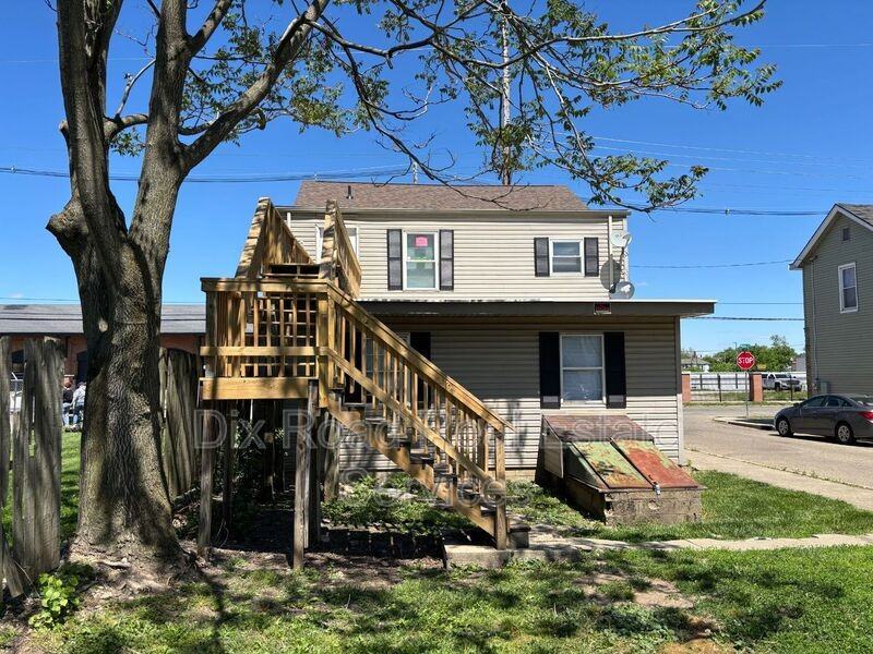 829 Maple Ave #3 - Photo 3 of 19