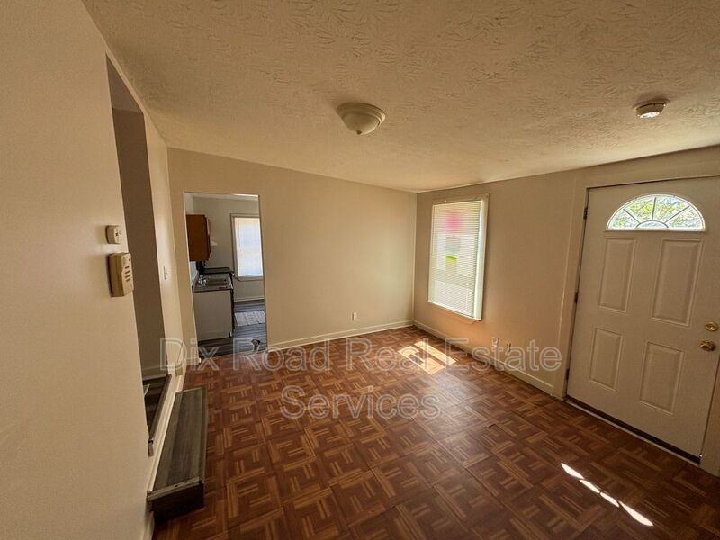 829 Maple Ave #3 - Photo 7 of 19