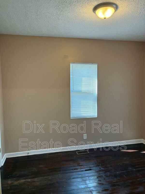 1904 Baltimore St - Photo 7 of 14