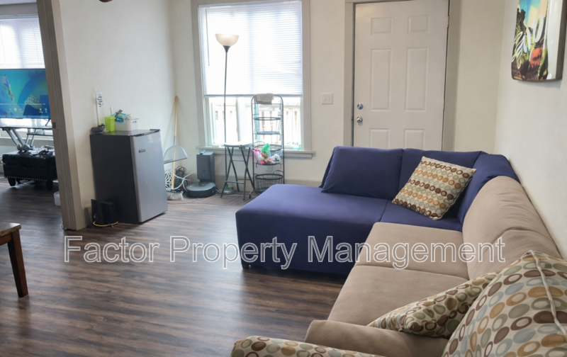 103 Locust St #1 - Photo 3 of 12